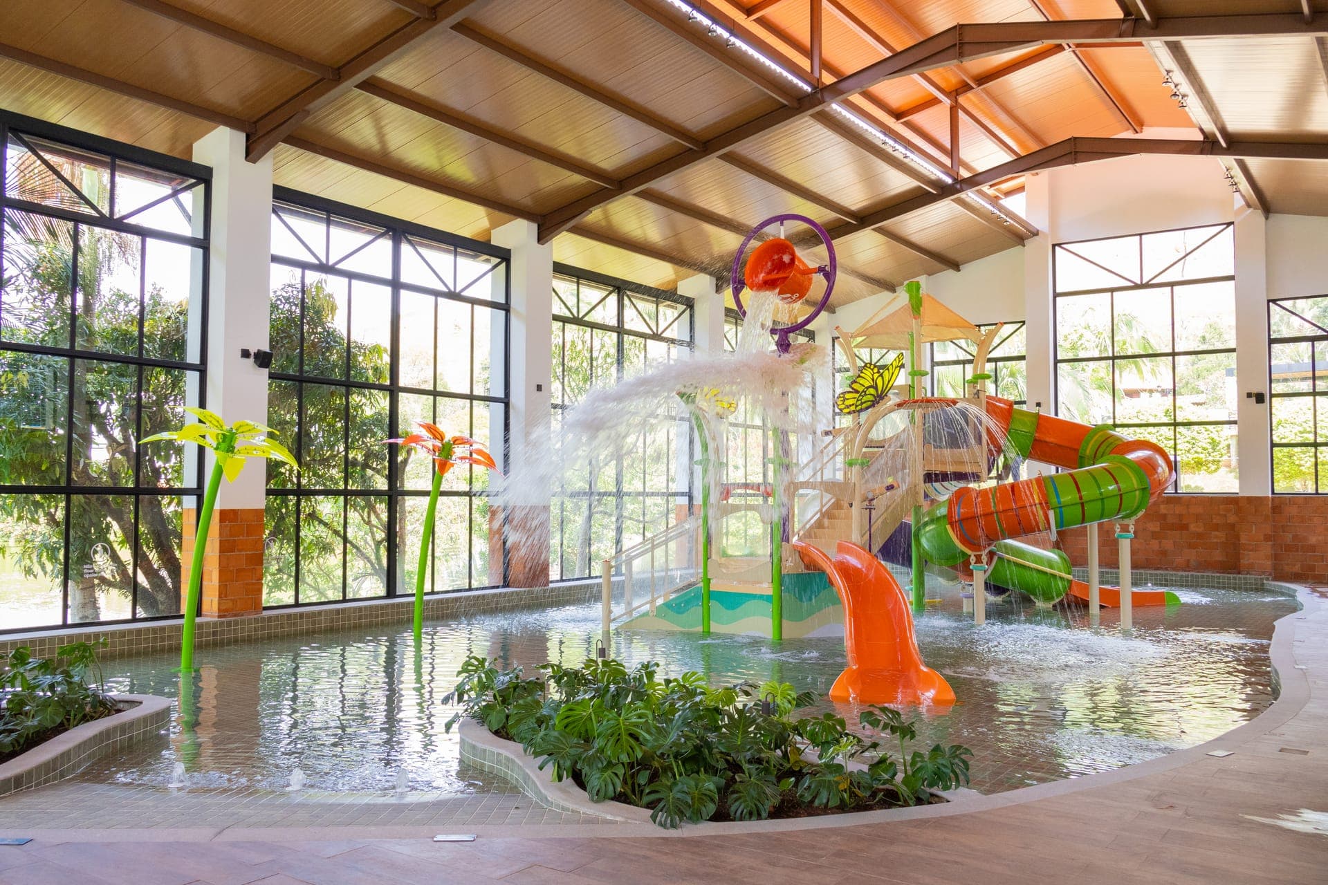 Parque aquático coberto do Aqua Vila