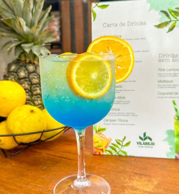 Drink azul com laranja